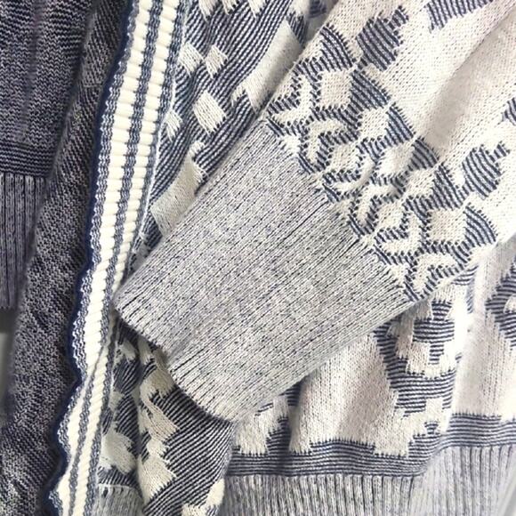 Abercrombie & Fitch Blue and Cream Geometric Cardigan - Picture 3 of 7